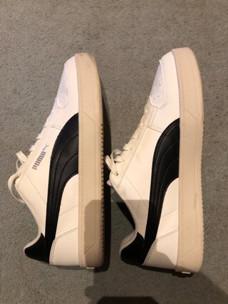 Deportivas Puma Blancas y Negras . COMO NUEVAS!!