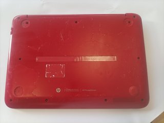 Portatile HP Rosso con 10 anni di utilizzo per ricambi