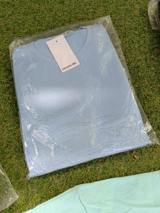 Camiseta y pantalón Lacoste