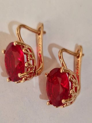 Orecchini  in oro 14 k e granato