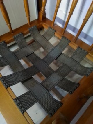 Butaca madera y cuero negro
