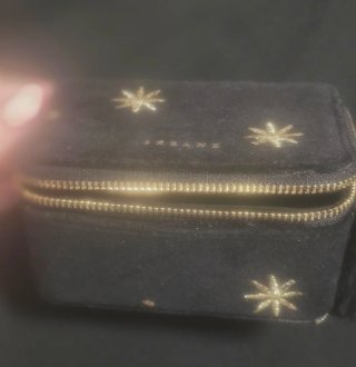 Joyero portátil Sezane negro y dorado
