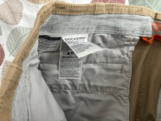 Pantalones Dockers