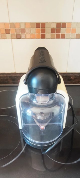 Cafetera Nespresso DeLonghi