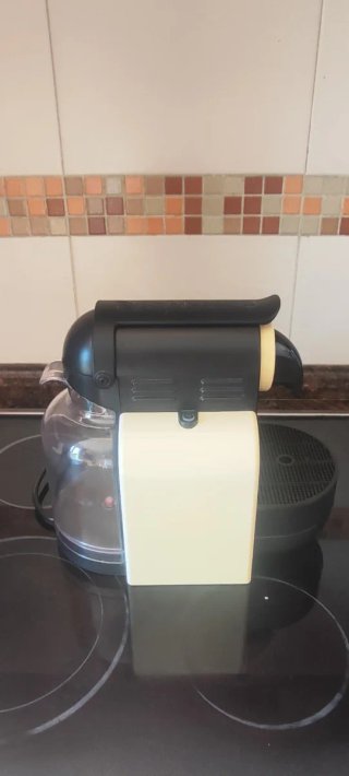 Cafetera Nespresso DeLonghi