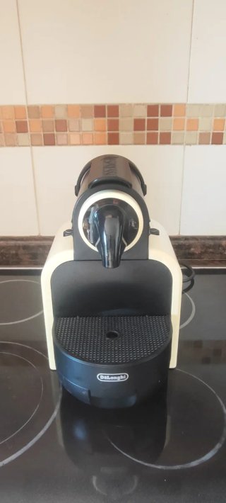 Cafetera Nespresso DeLonghi