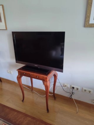 Mesita auxiliar de madera