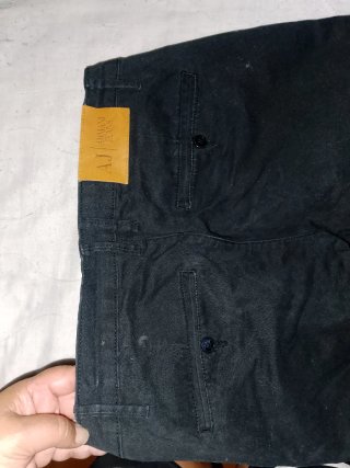 Pantaloni neri