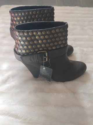 Botines Marrones Tachuelas Talla 36