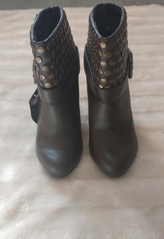 Botines Marrones Tachuelas Talla 36