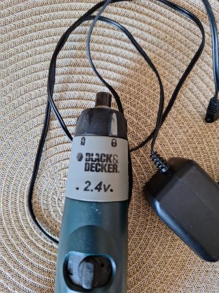 Destornillador Eléctrico Black & Decker 2.4V