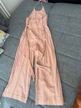 Mono rosa escote halter