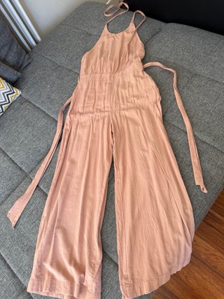 Mono rosa escote halter