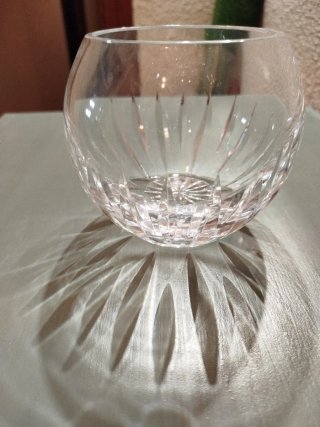 Jarrón de cristal tallado