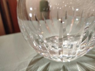 Jarrón de cristal tallado