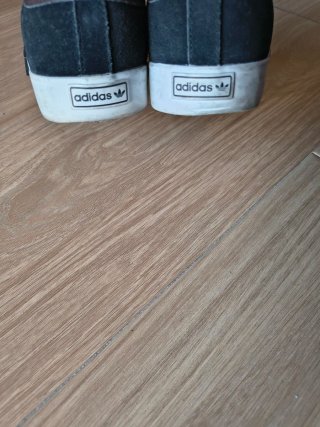 Zapatillas Adidas niño negras y marrones