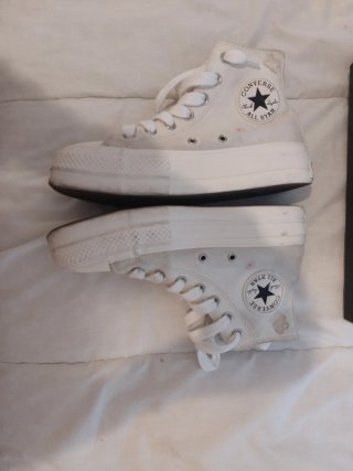 Converse Blancas Talla 37 con Flores