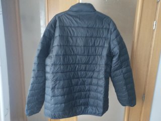 Chaqueta acolchada negra hombre