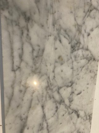 Placa de mármol blanco y gris