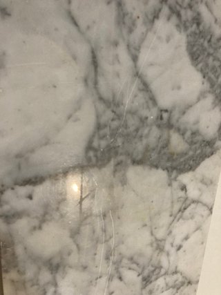 Placa de mármol blanco y gris