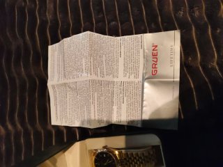 SET Gruen: Reloj y bolígrafo.