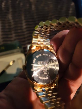 SET Gruen: Reloj y bolígrafo.