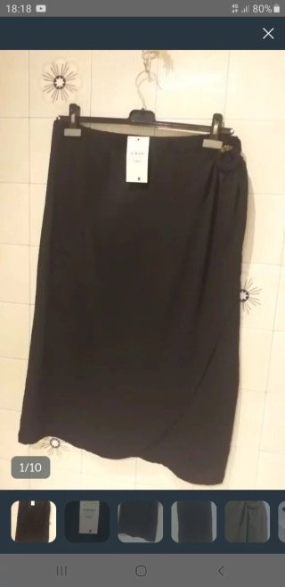 Falda y blusa Sfera con etiqueta REGALO Zapatos