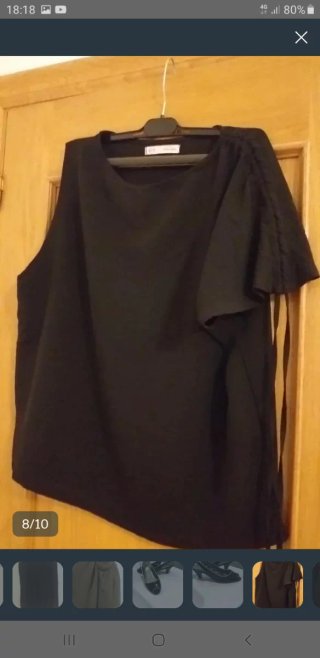 Falda y blusa Sfera con etiqueta REGALO Zapatos
