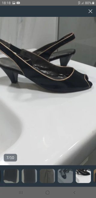 Falda y blusa Sfera con etiqueta REGALO Zapatos