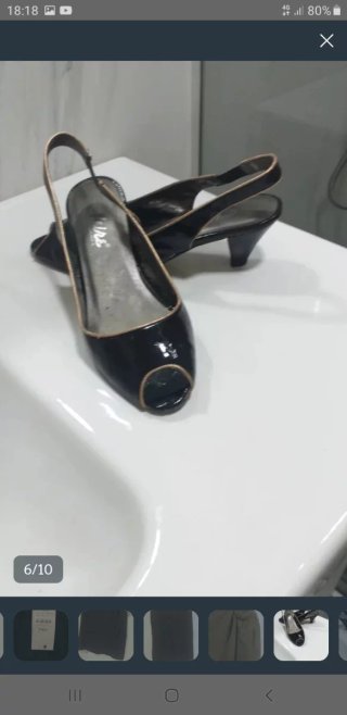 Falda y blusa Sfera con etiqueta REGALO Zapatos