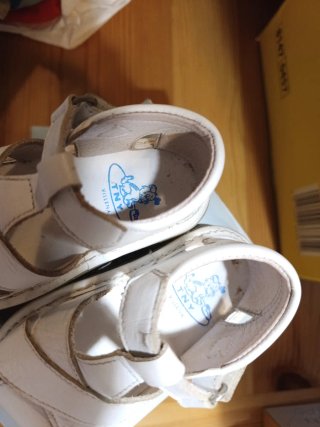 Sandalias blancas niño Talla 19. Calzado bebe .