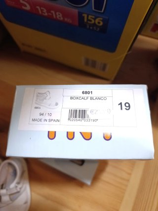 Sandalias blancas niño Talla 19. Calzado bebe .