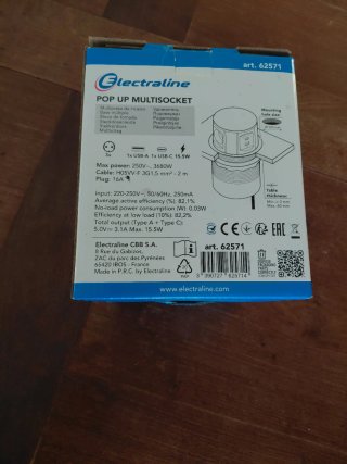 Enchufe escamoteable con USB