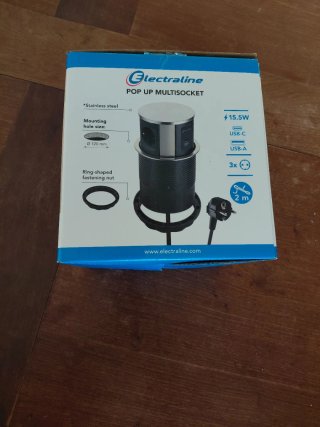 Enchufe escamoteable con USB