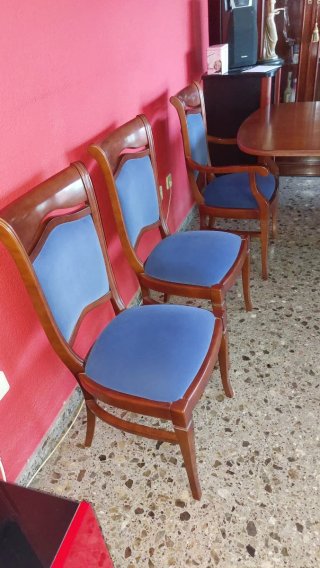 Mesa de comedor y 6 sillas madera,2 con  reposabra
