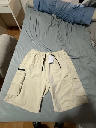 Pantalones cargo Bershka beige