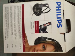 Auriculares negros con cable