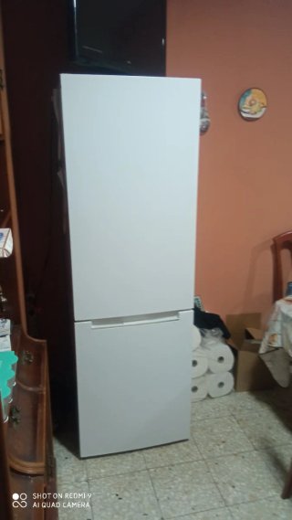Nevera blanca está prácticamente nueva
