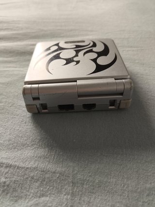 Nintendo Game Boy Advance SP (Edición Tribal)