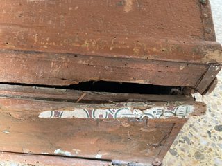 Baúl antiguo de madera para restaurar