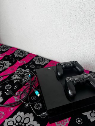 Consola PS4 Slim 500GB Negra + 2 Mandos