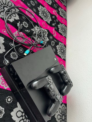 Consola PS4 Slim 500GB Negra + 2 Mandos