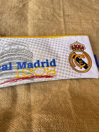 Estuche oficial Real Madrid