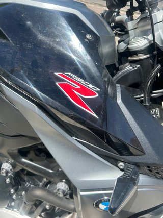 BMW F900R Negra y Plateada