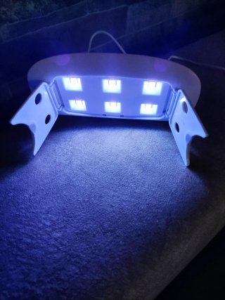 Lámpara UV secado uñas nueva a estrenar