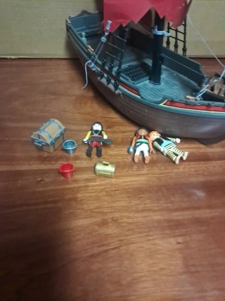 Barco Pirata Playmobil con Figuras