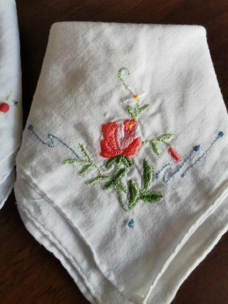2 fazzoletti in tela lino leggero anni 40/50