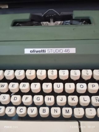 Olivetti Studio 46 Máquina Escribir + Maletín