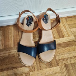 Sandalias. 36. Moda de España. Nuevas.