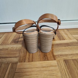 Sandalias. 36. Moda de España. Nuevas.